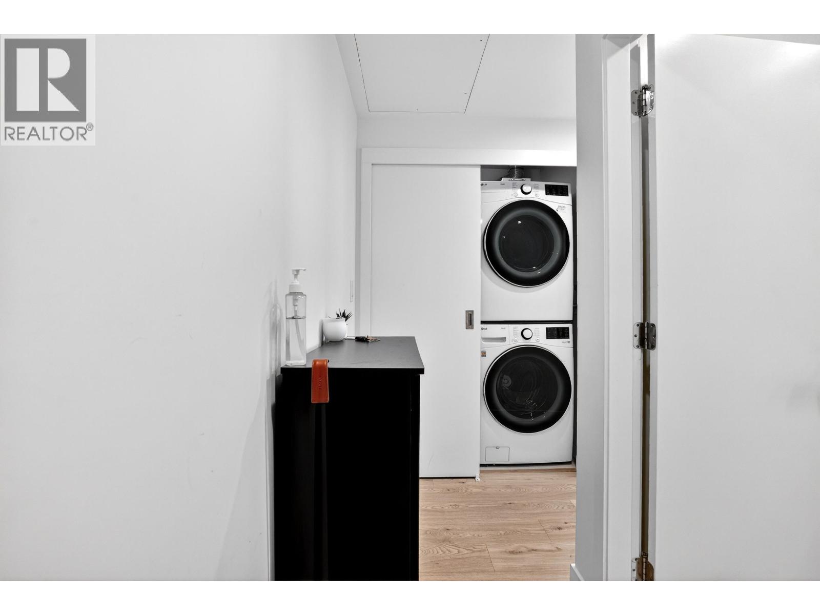 3408 2181 Madison Avenue Property Photo 15