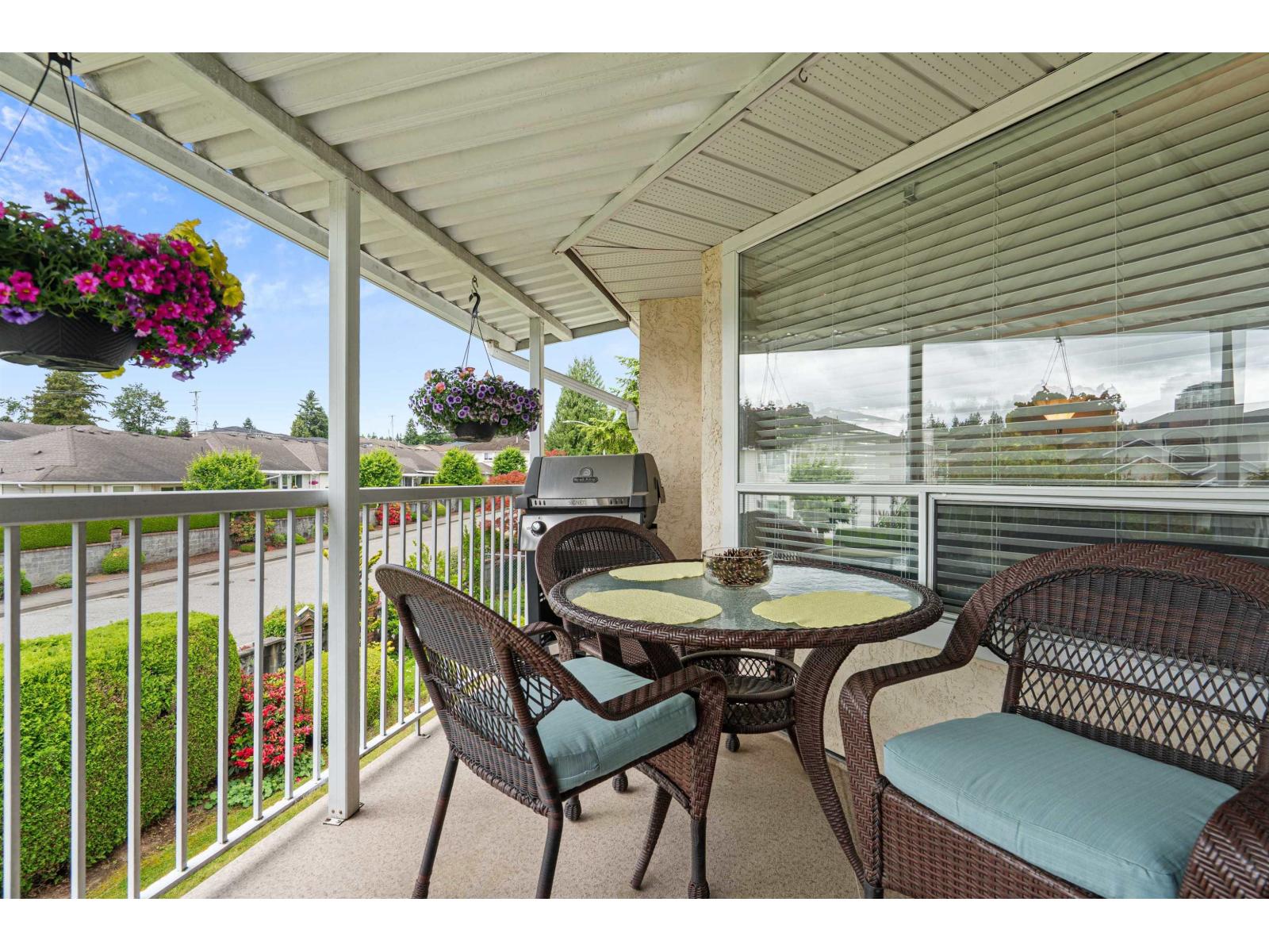 14 2475 Emerson Street Property Photo 2