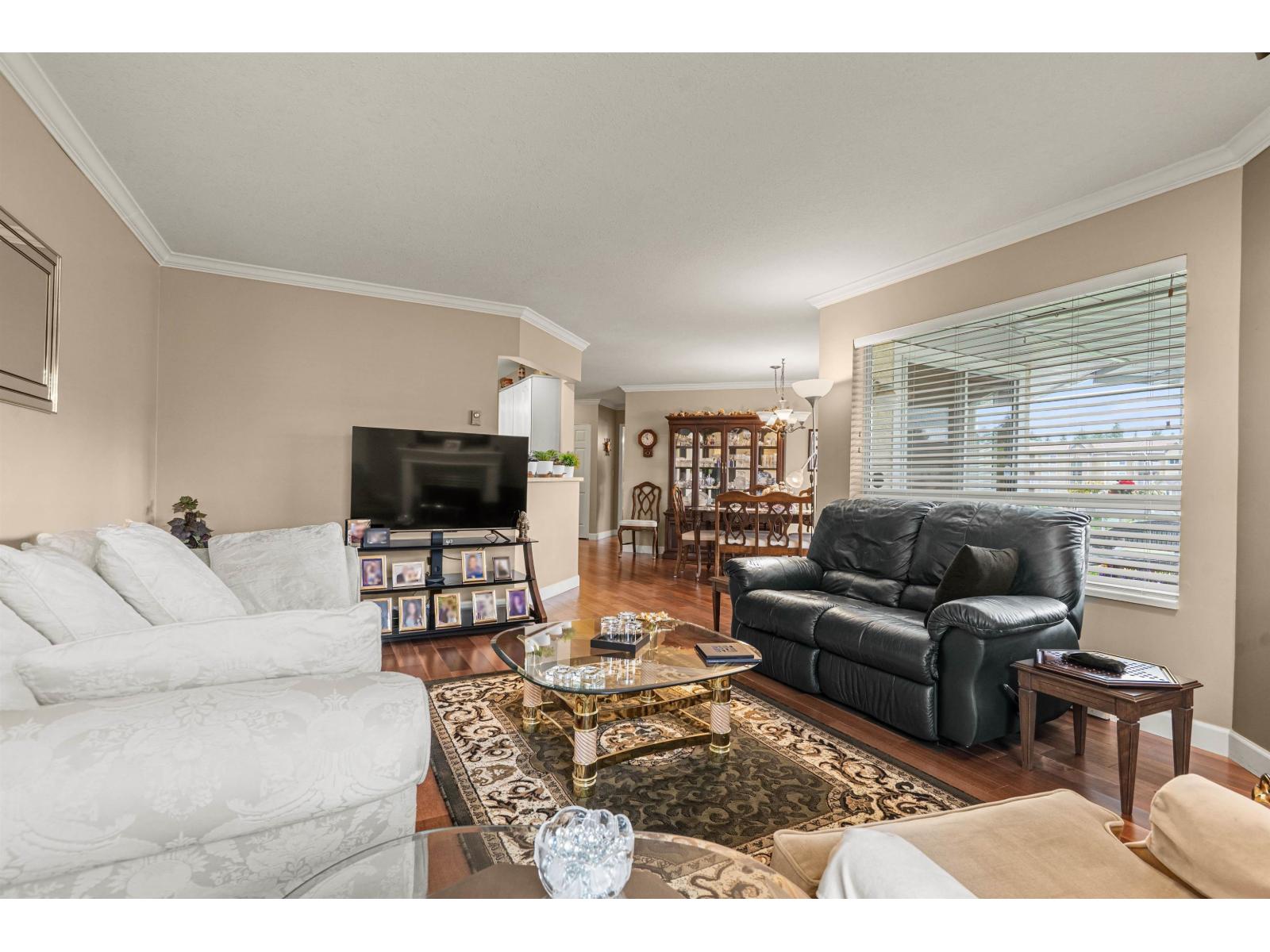 14 2475 Emerson Street Property Photo 4