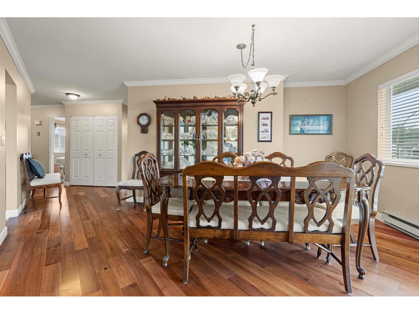 14 2475 Emerson Street Property Photo 6