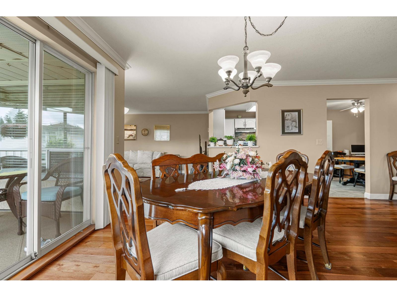 14 2475 Emerson Street Property Photo 7