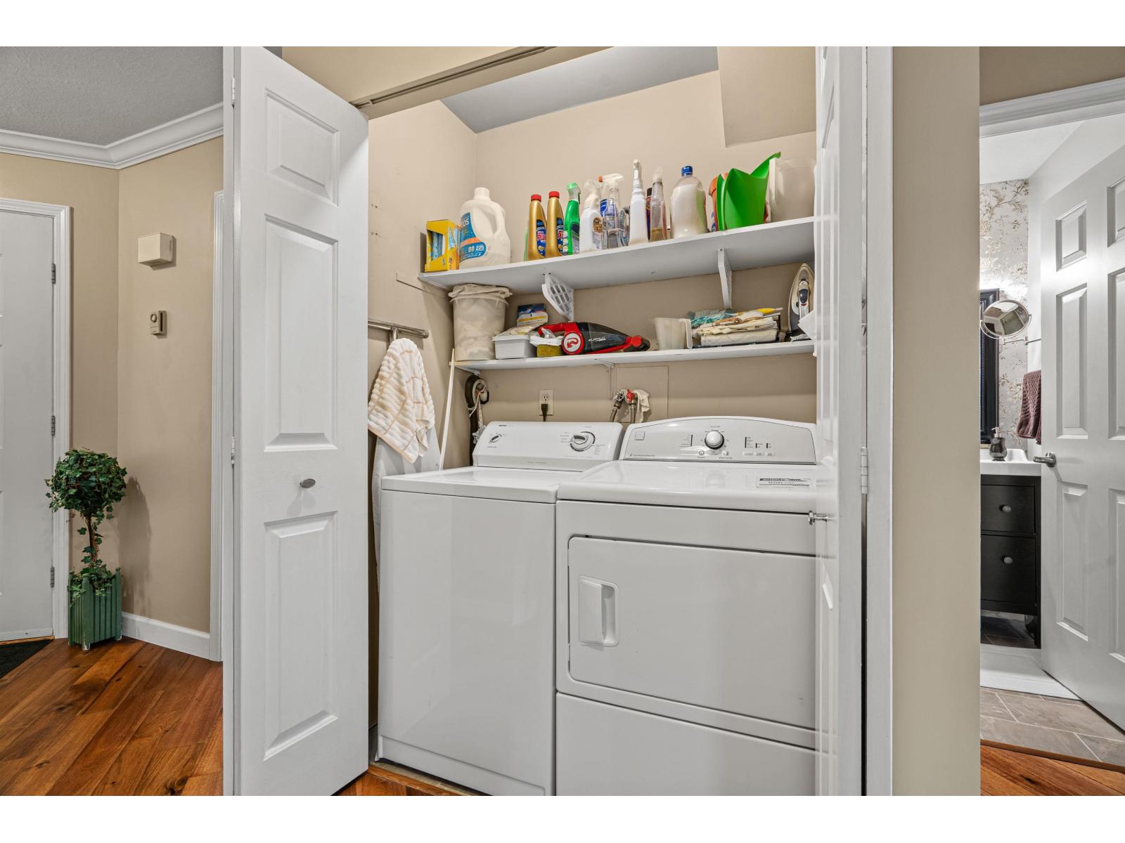 14 2475 Emerson Street Property Photo 15