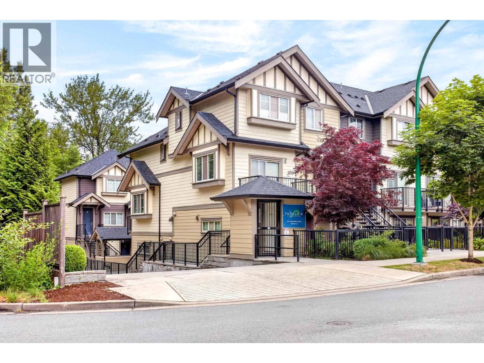 12 4033 DOMINION STREET