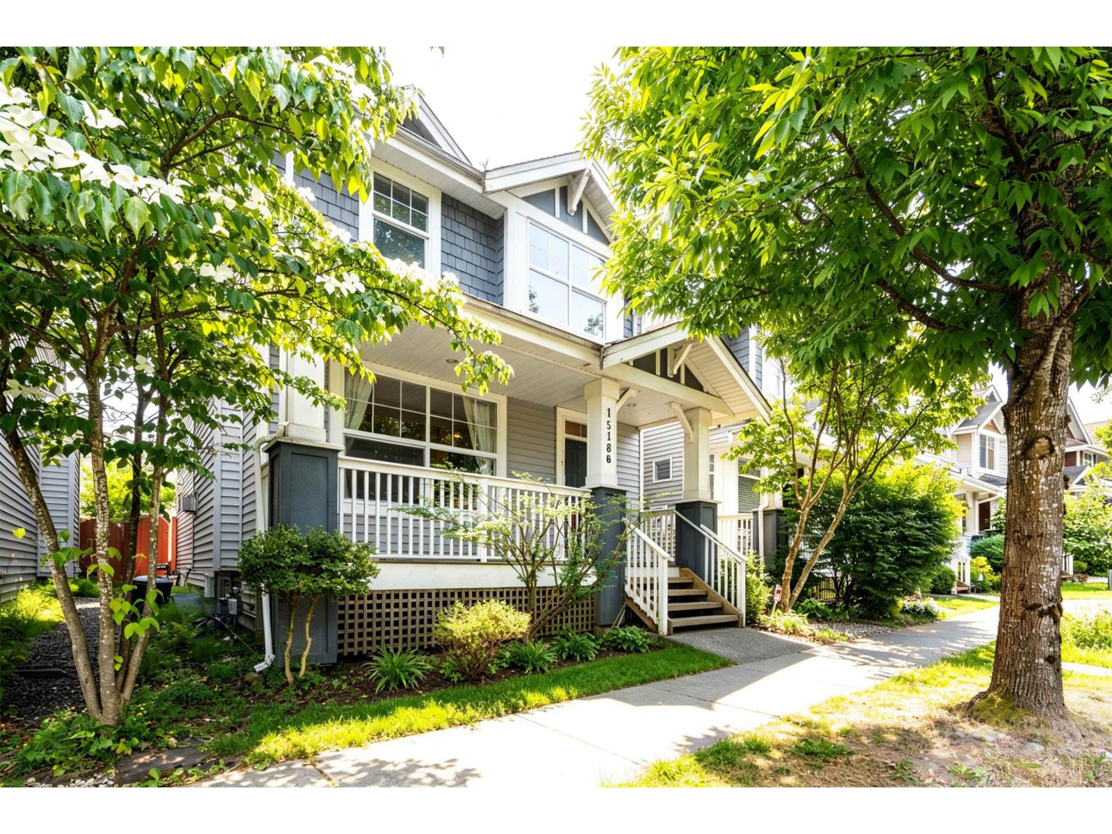 15186 61a Avenue Property Photo 2