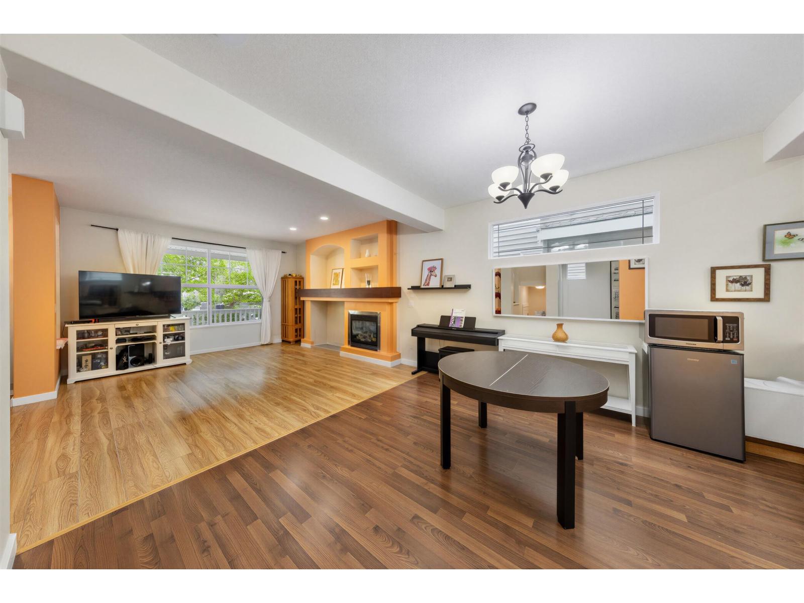 15186 61a Avenue Property Photo 12
