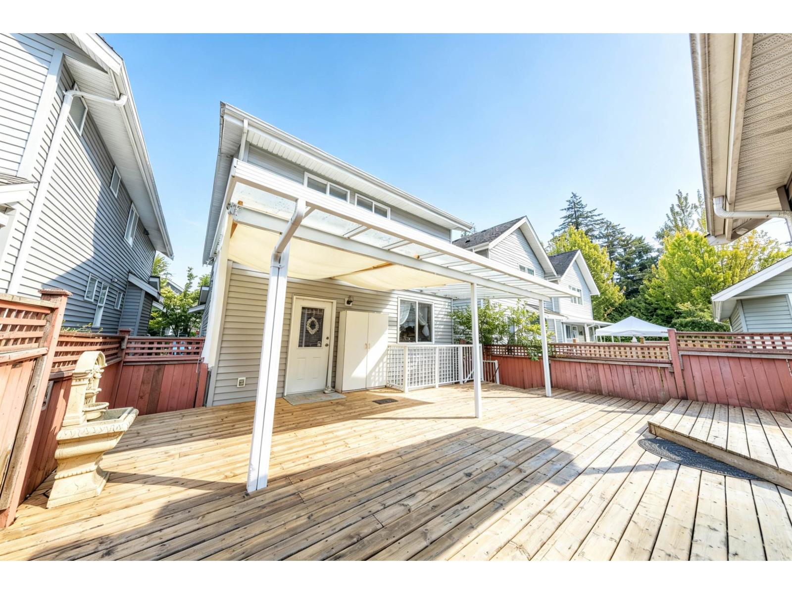 15186 61a Avenue Property Photo 17