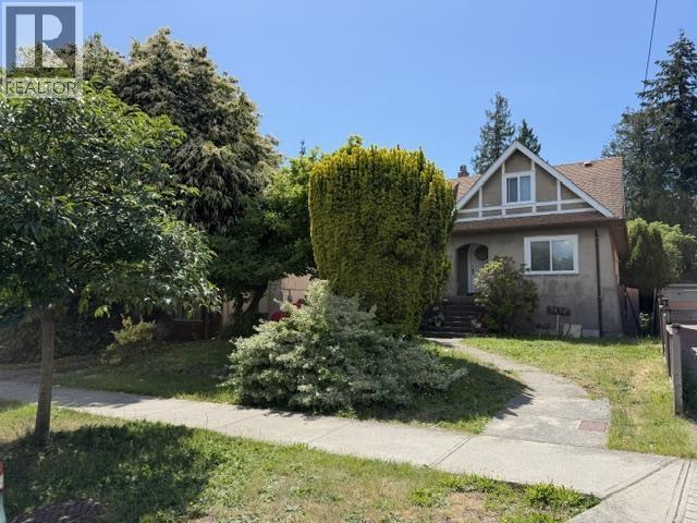 7079 WAVERLEY AVENUE Property Photo 1