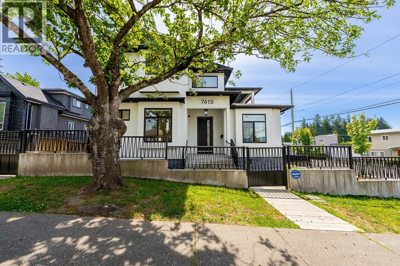 7419 1st Street Property Photo 1