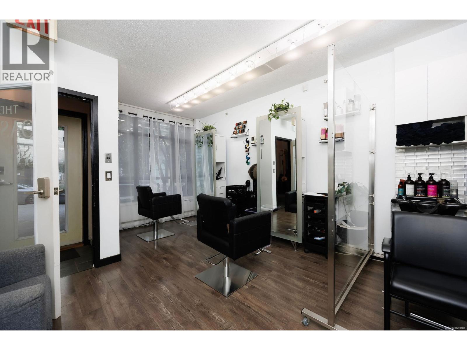 1082 Hornby Street Property Photo 3