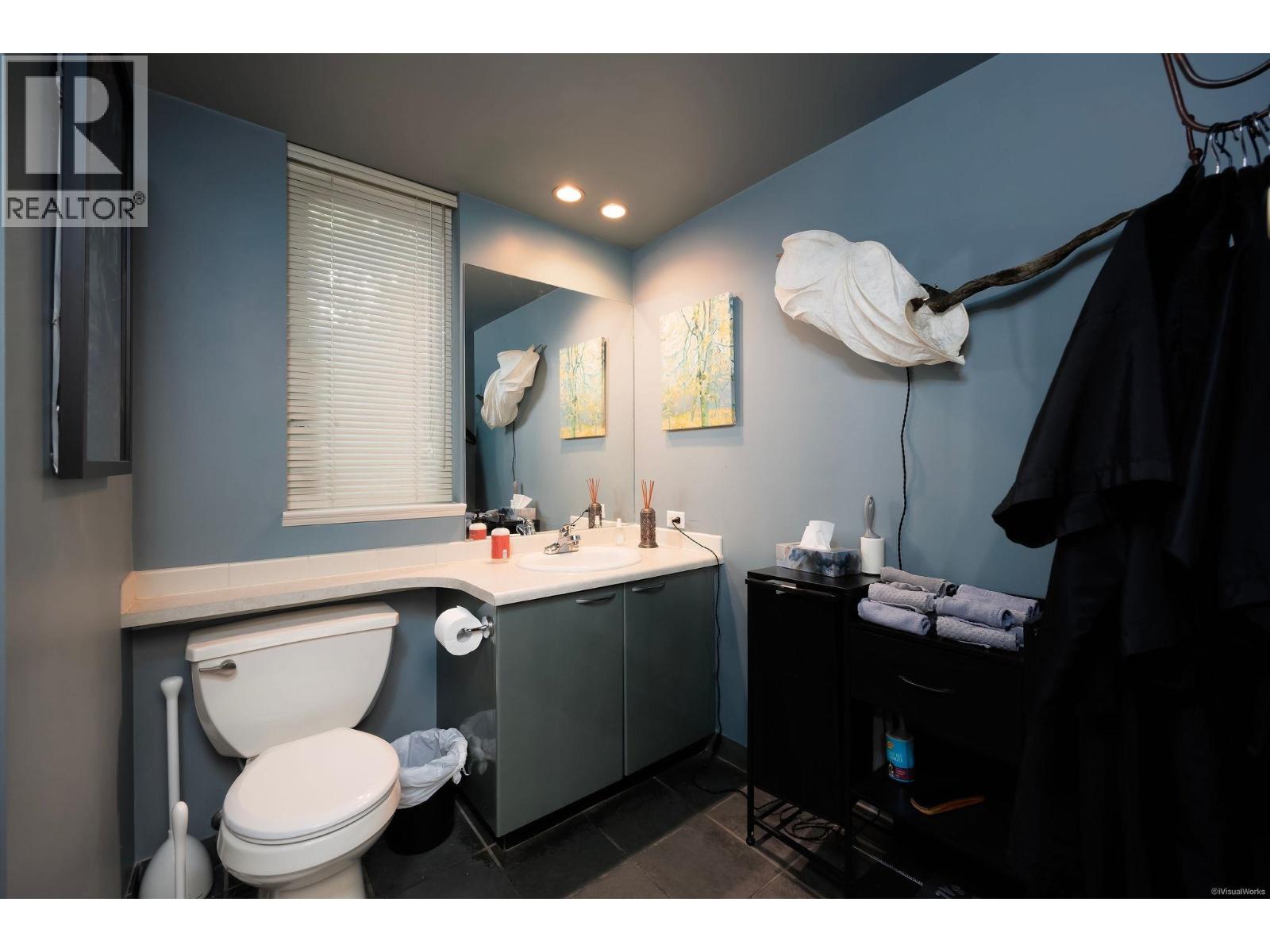 1082 Hornby Street Property Photo 6