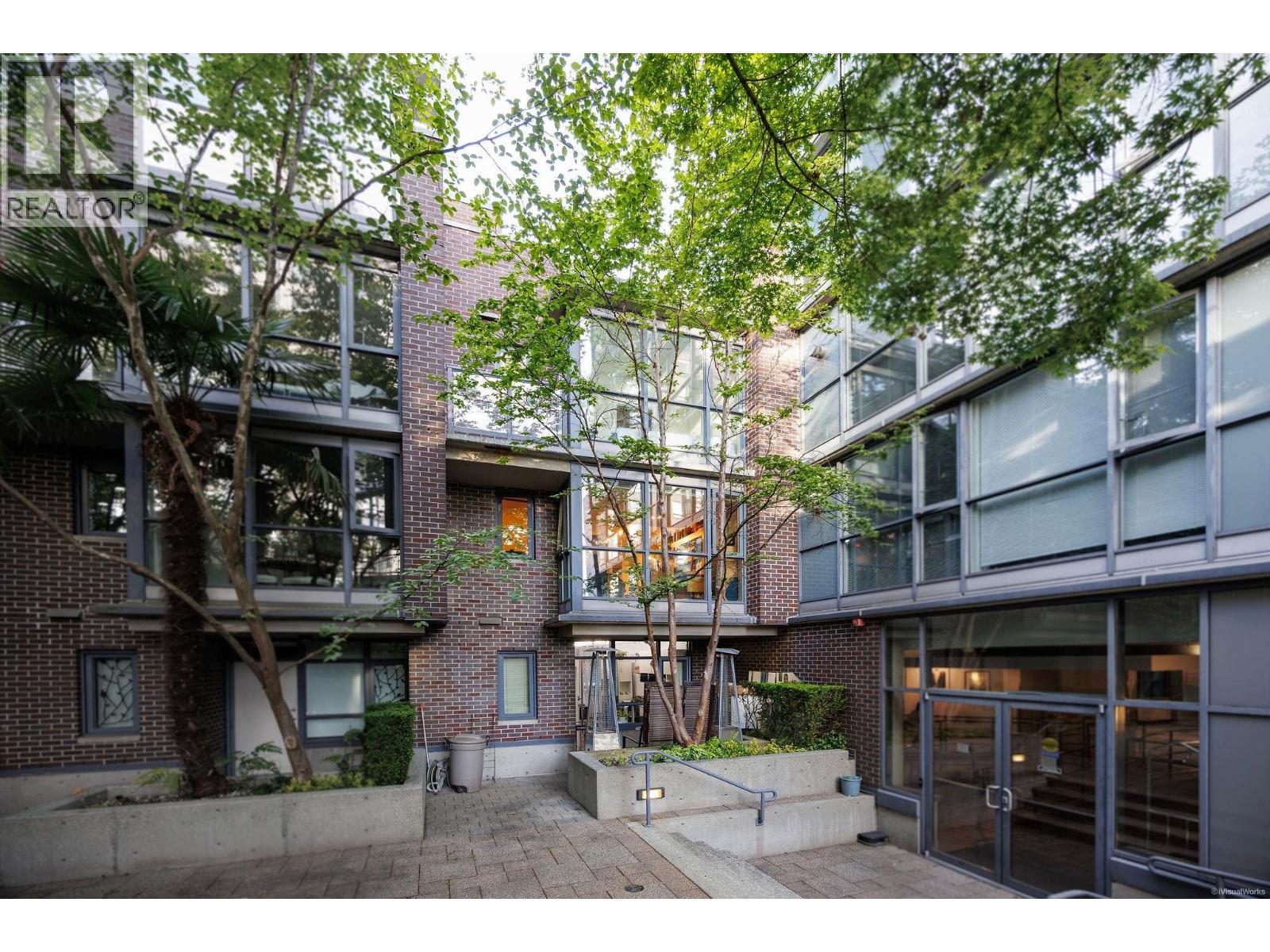1082 Hornby Street Property Photo 8