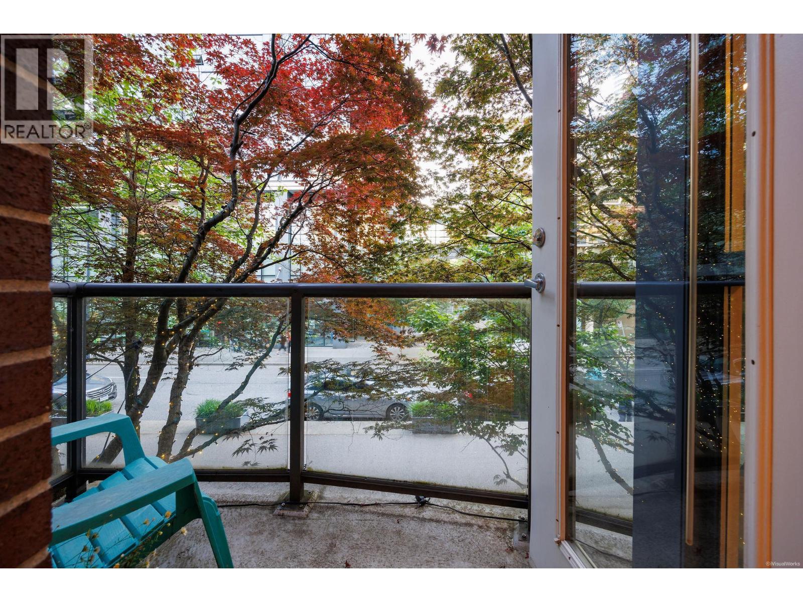 1082 Hornby Street Property Photo 12
