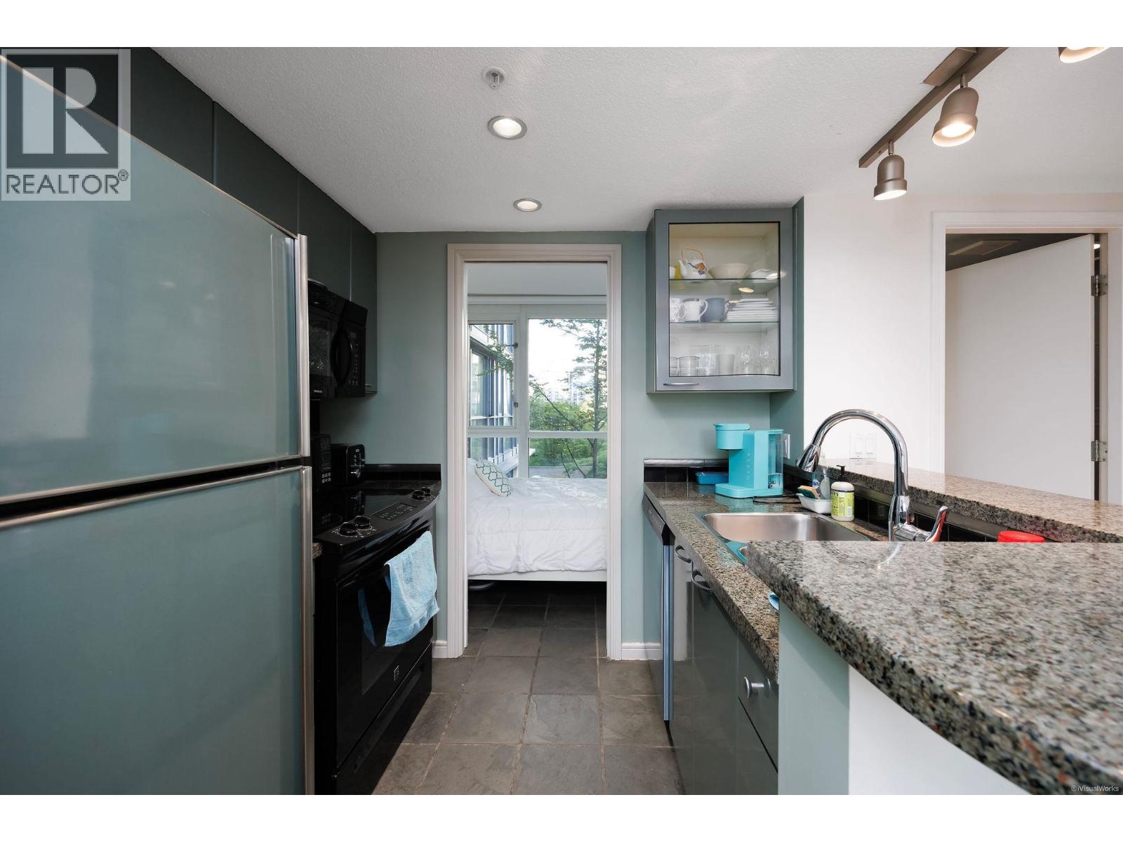 1082 Hornby Street Property Photo 15