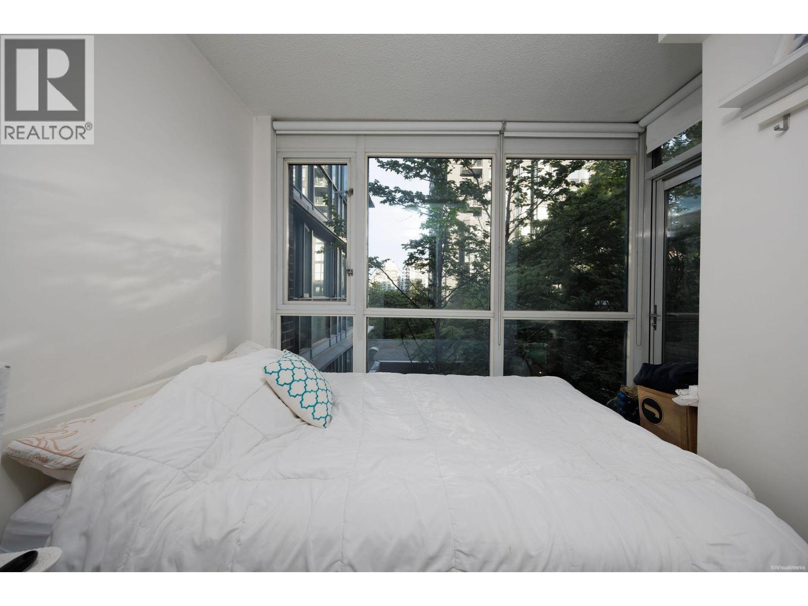 1082 Hornby Street Property Photo 17
