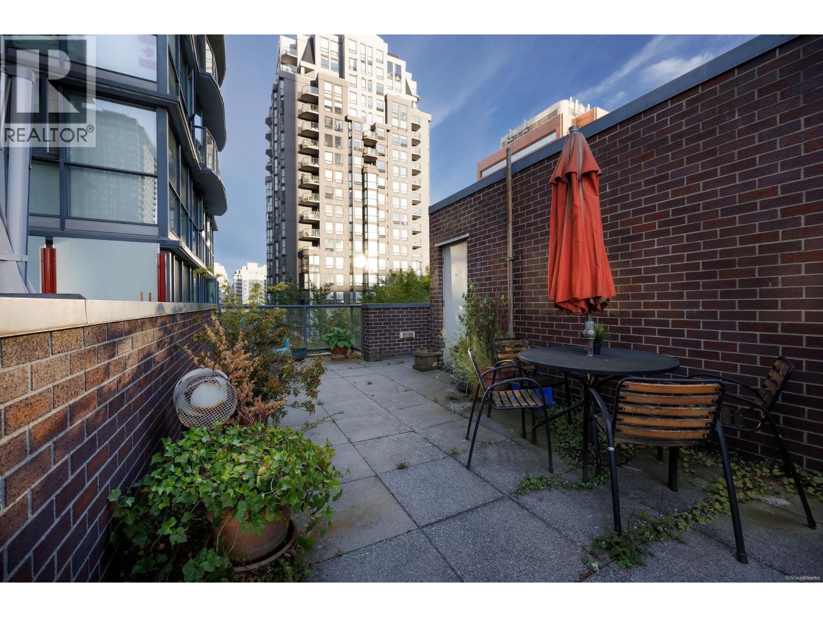 1082 Hornby Street Property Photo 20