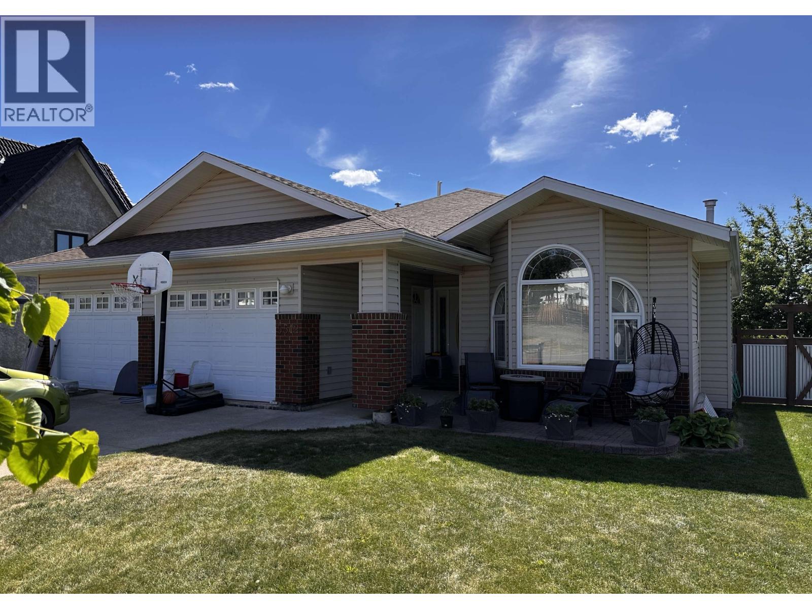 5512 MINNAKER CRESCENT Property Photo 1