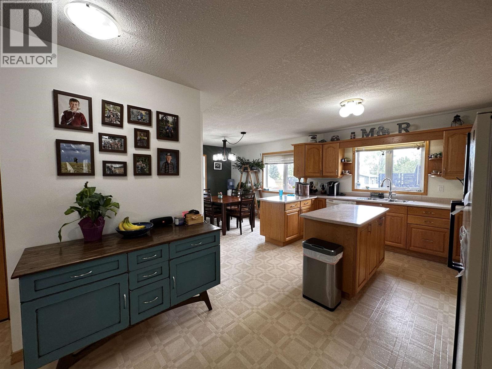 5512 Minnaker Crescent Property Photo 7