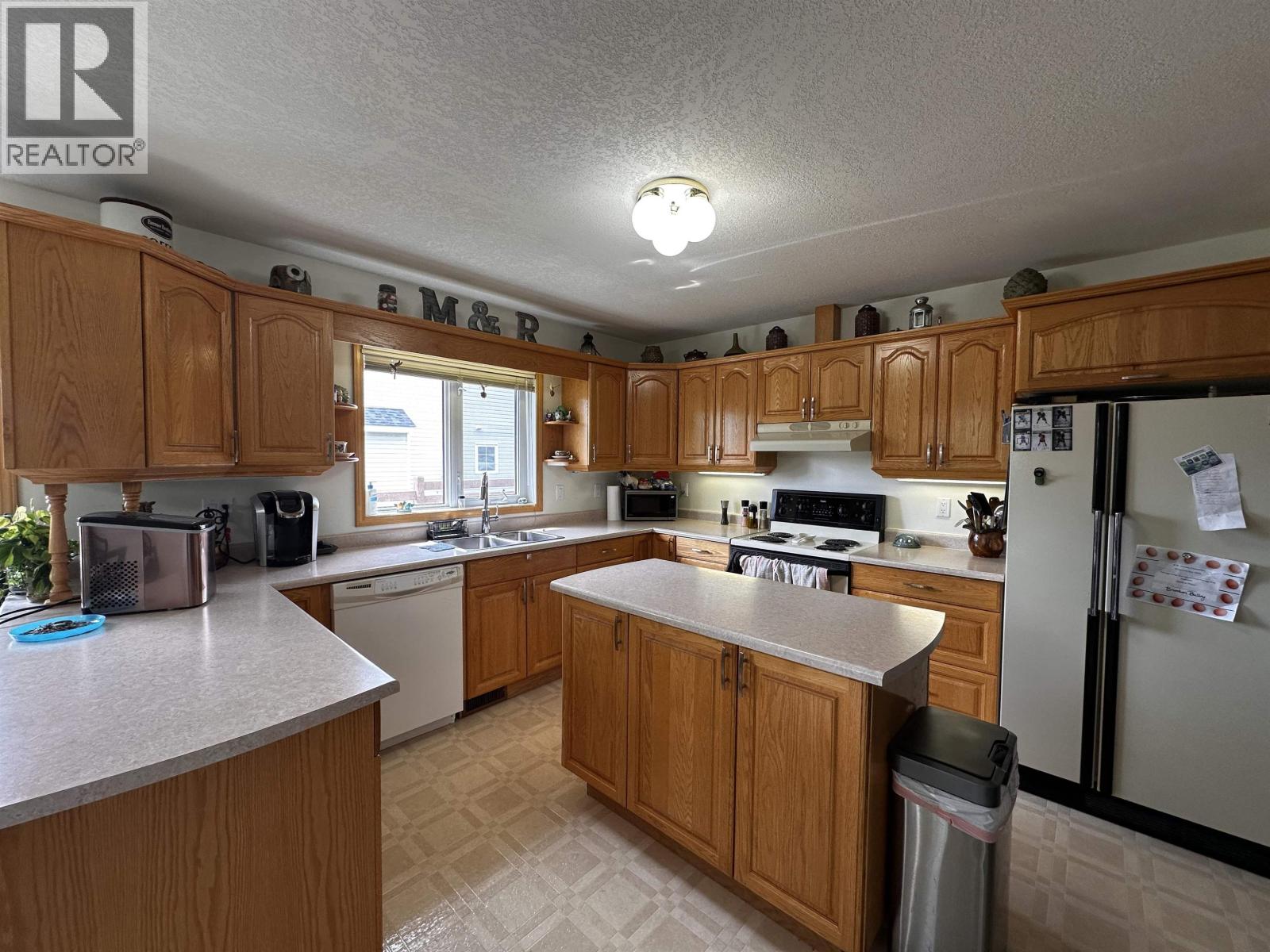 5512 Minnaker Crescent Property Photo 8