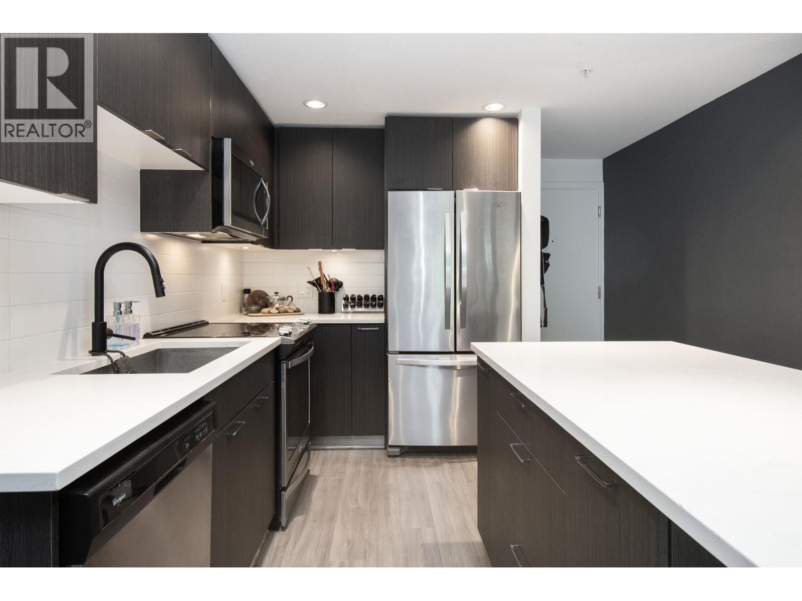 201 719 W 3rd Street Property Photo 6