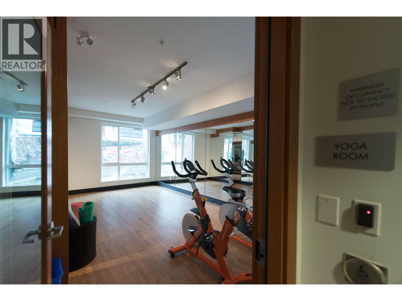 201 719 W 3rd Street Property Photo 19