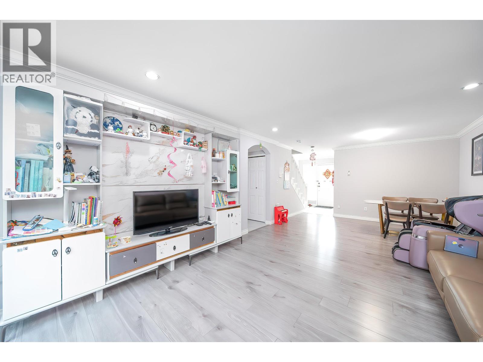 2 8491 Blundell Road Property Photo 5