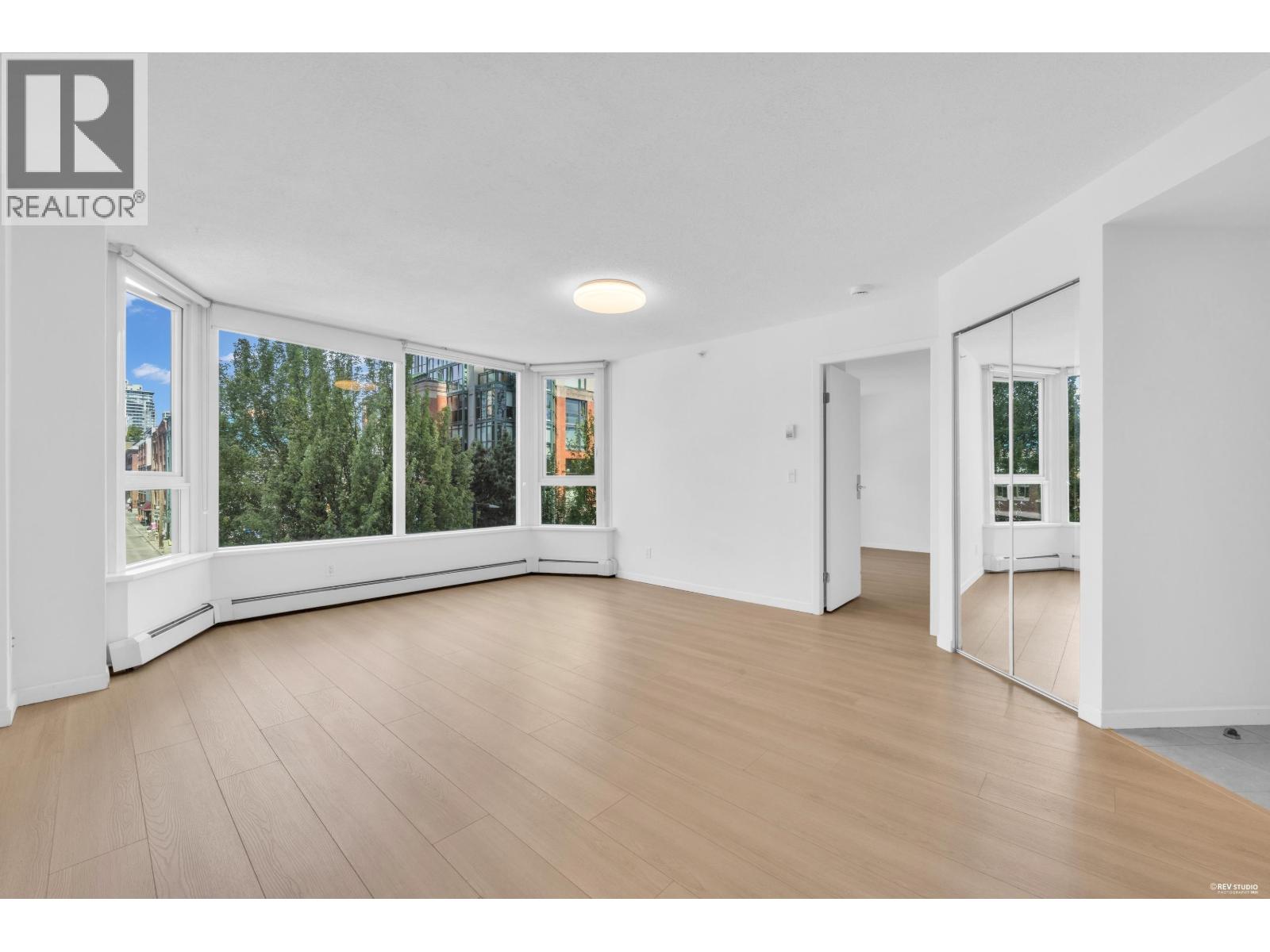 507 388 Drake Street Property Photo 16