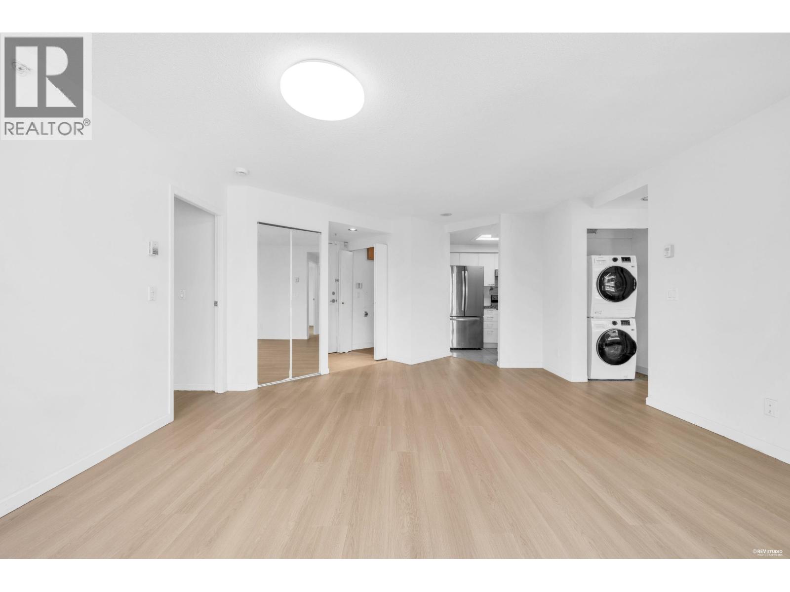 507 388 Drake Street Property Photo 17