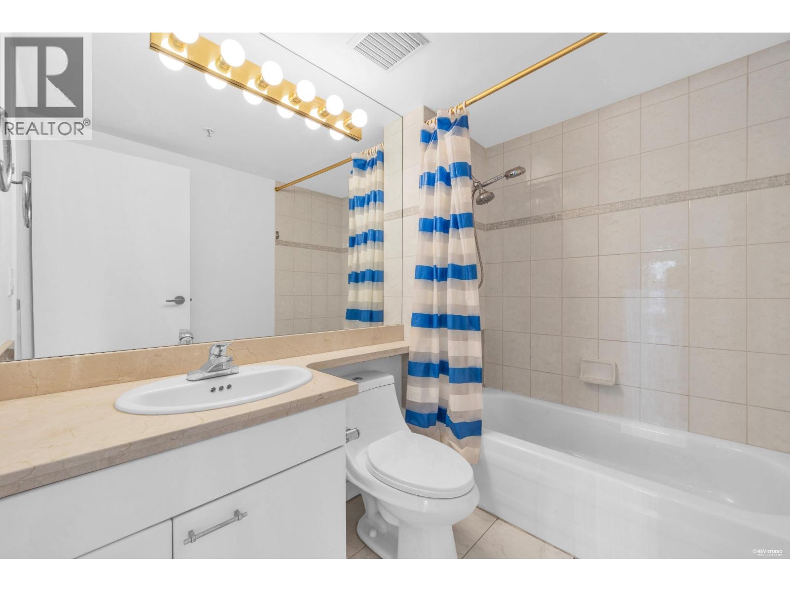 507 388 Drake Street Property Photo 21