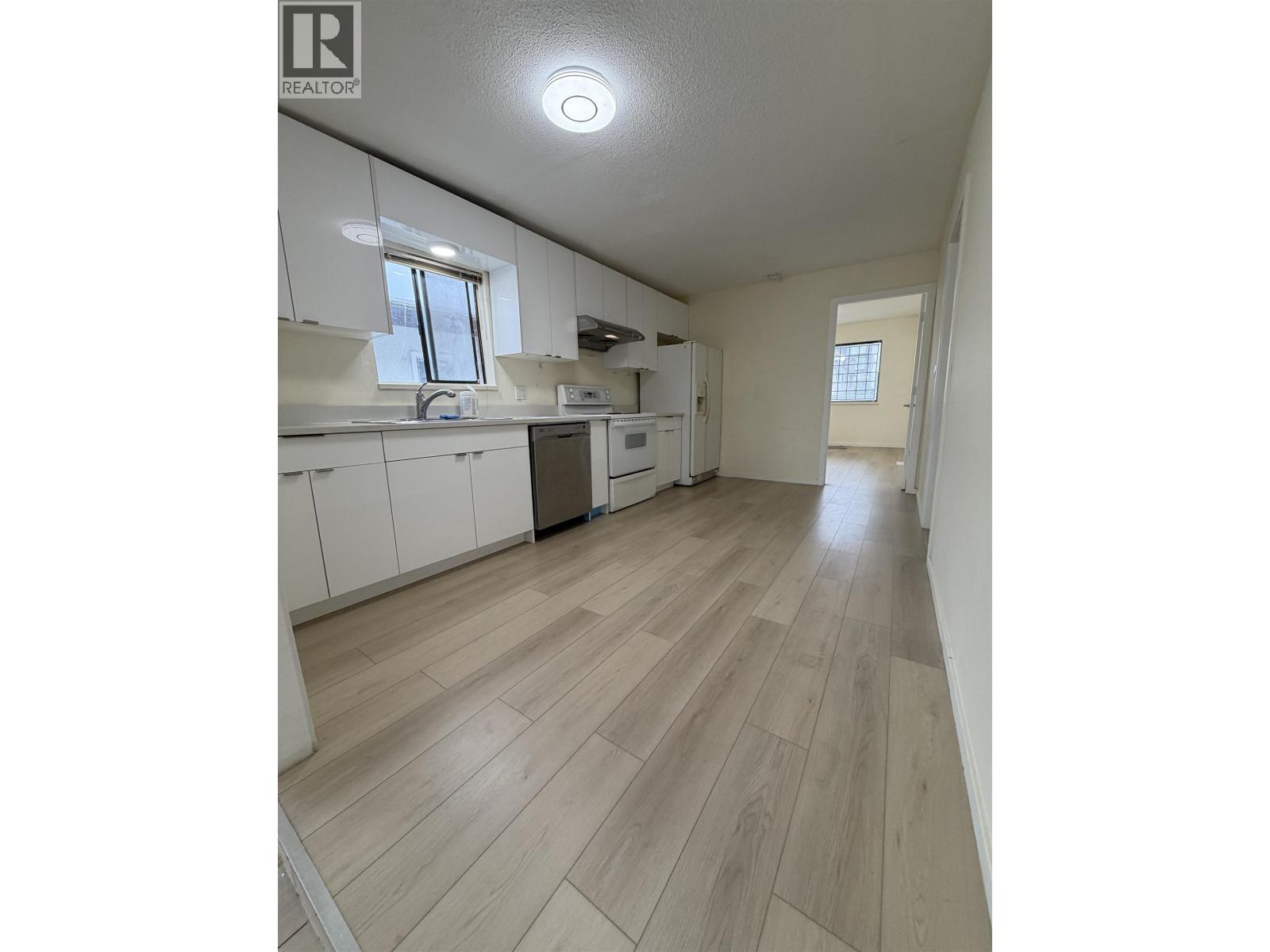 5794 Lanark Street Property Photo 5