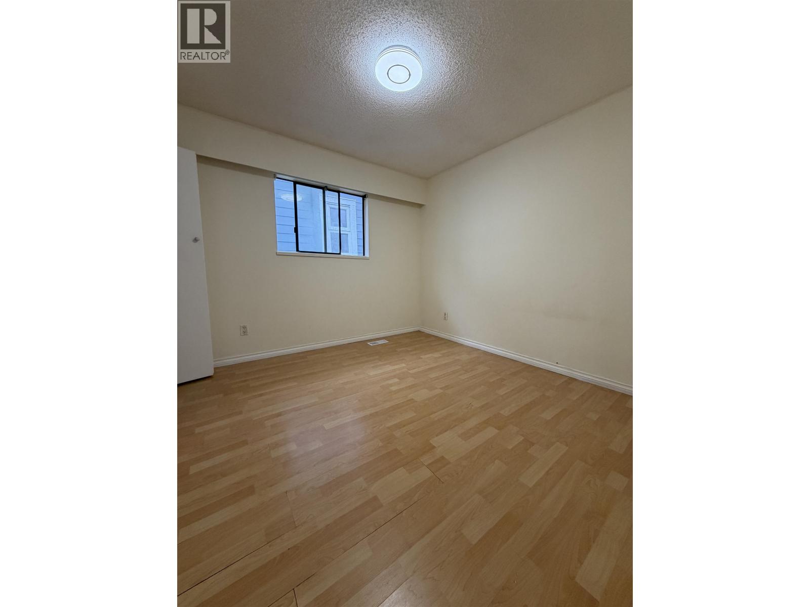 5794 Lanark Street Property Photo 6