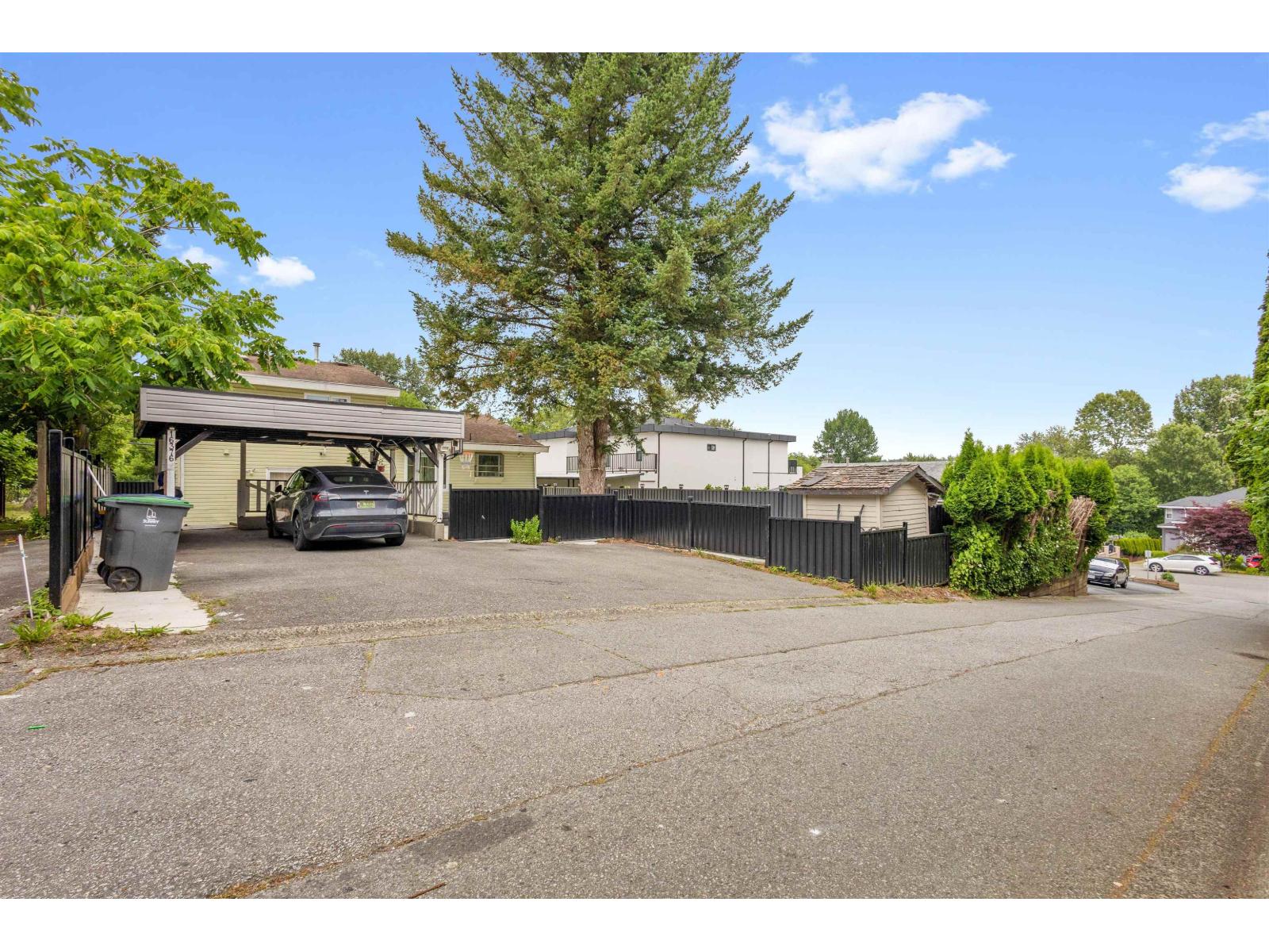16376 96 AVENUE Property Photo 1