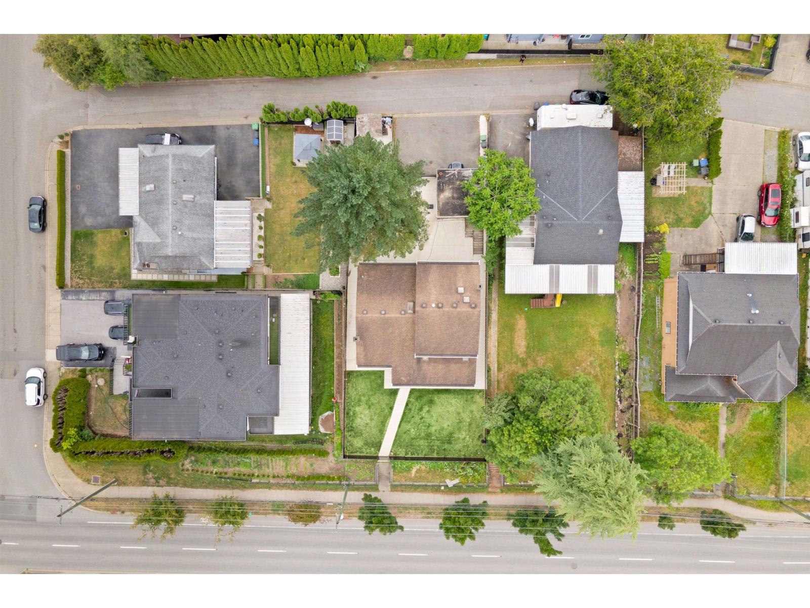 16376 96 Avenue Property Photo 3