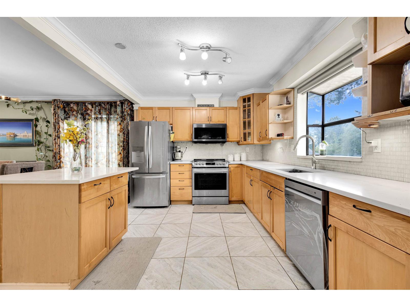 16376 96 Avenue Property Photo 15