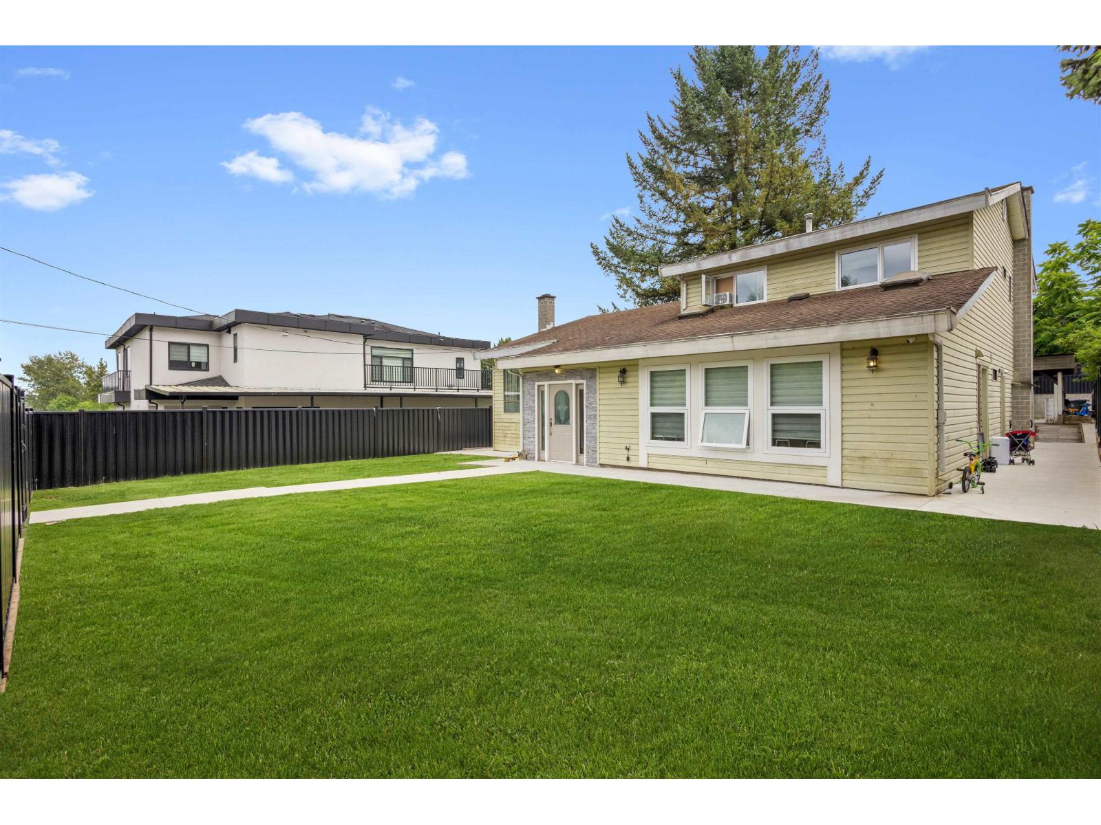 16376 96 Avenue Property Photo 32