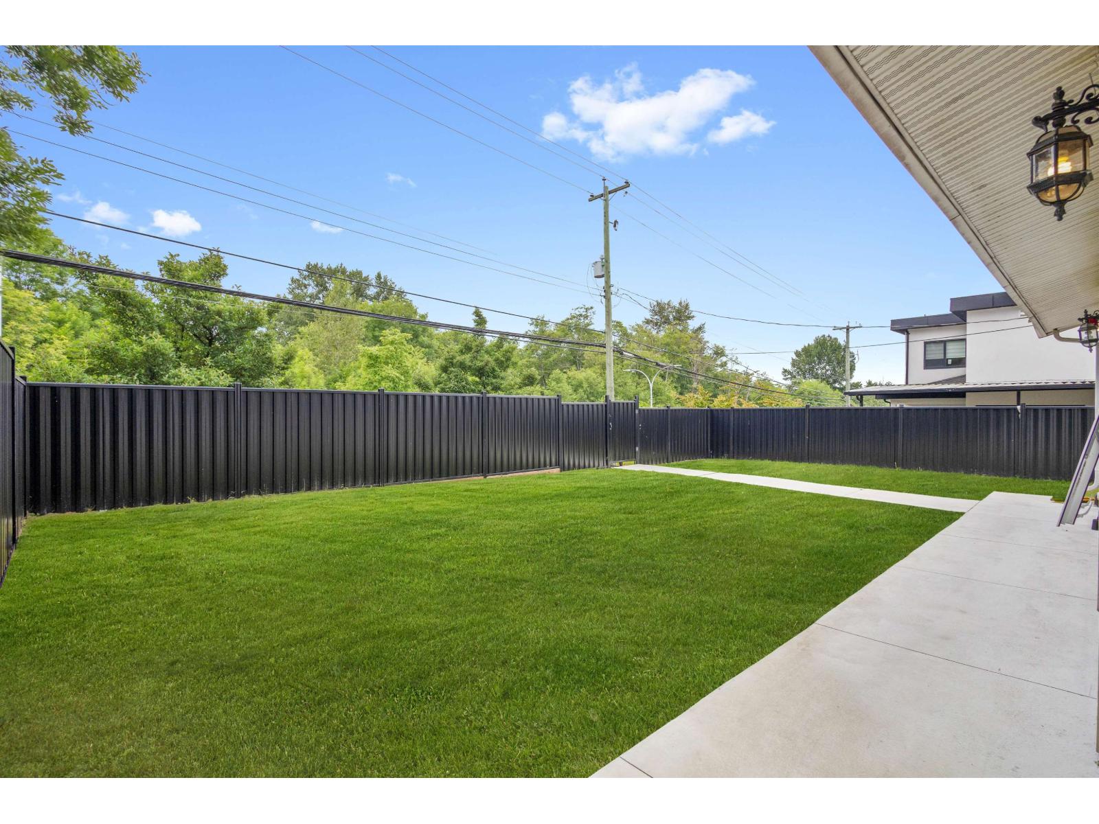 16376 96 Avenue Property Photo 33