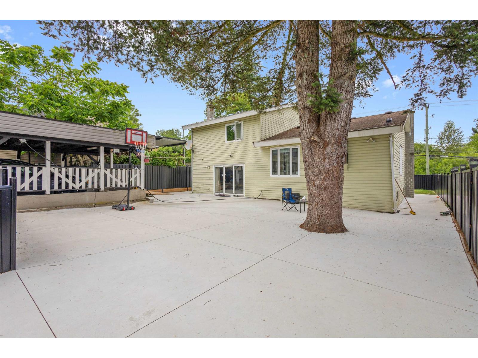 16376 96 Avenue Property Photo 35