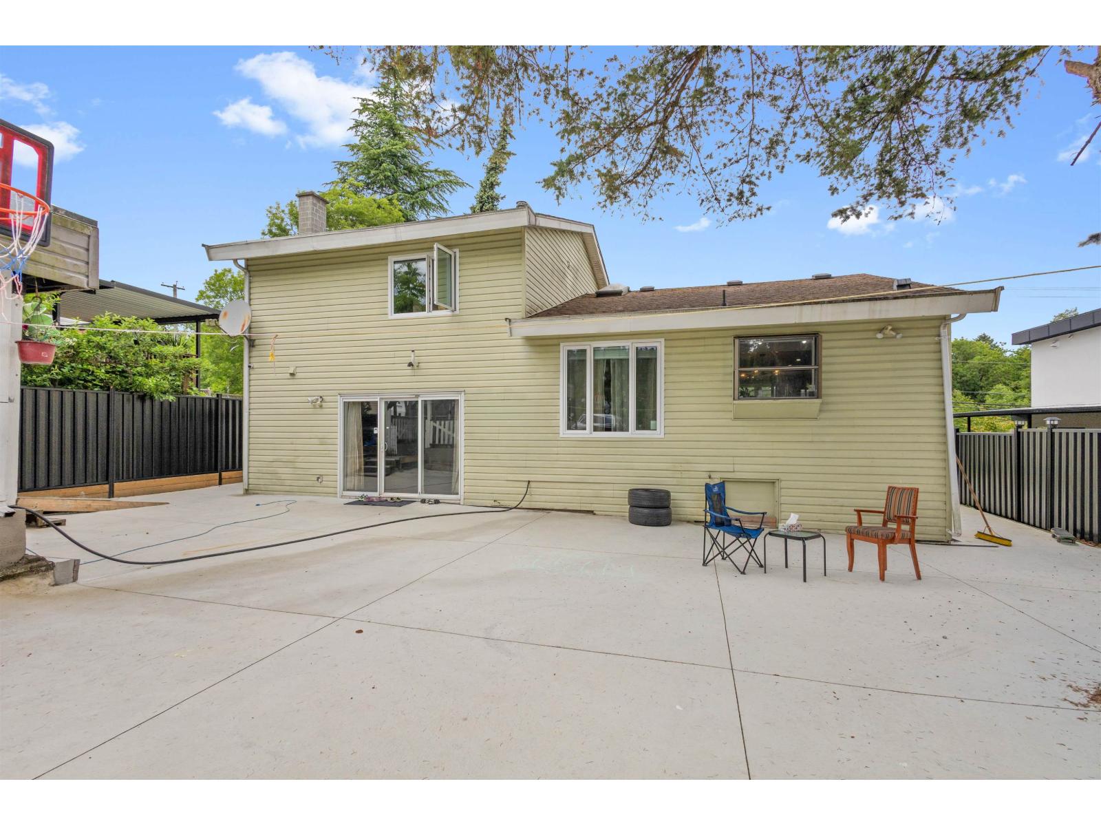 16376 96 Avenue Property Photo 36
