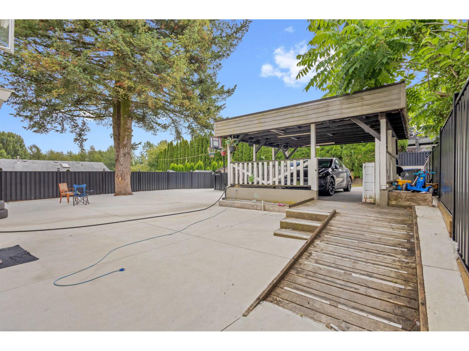 16376 96 Avenue Property Photo 37