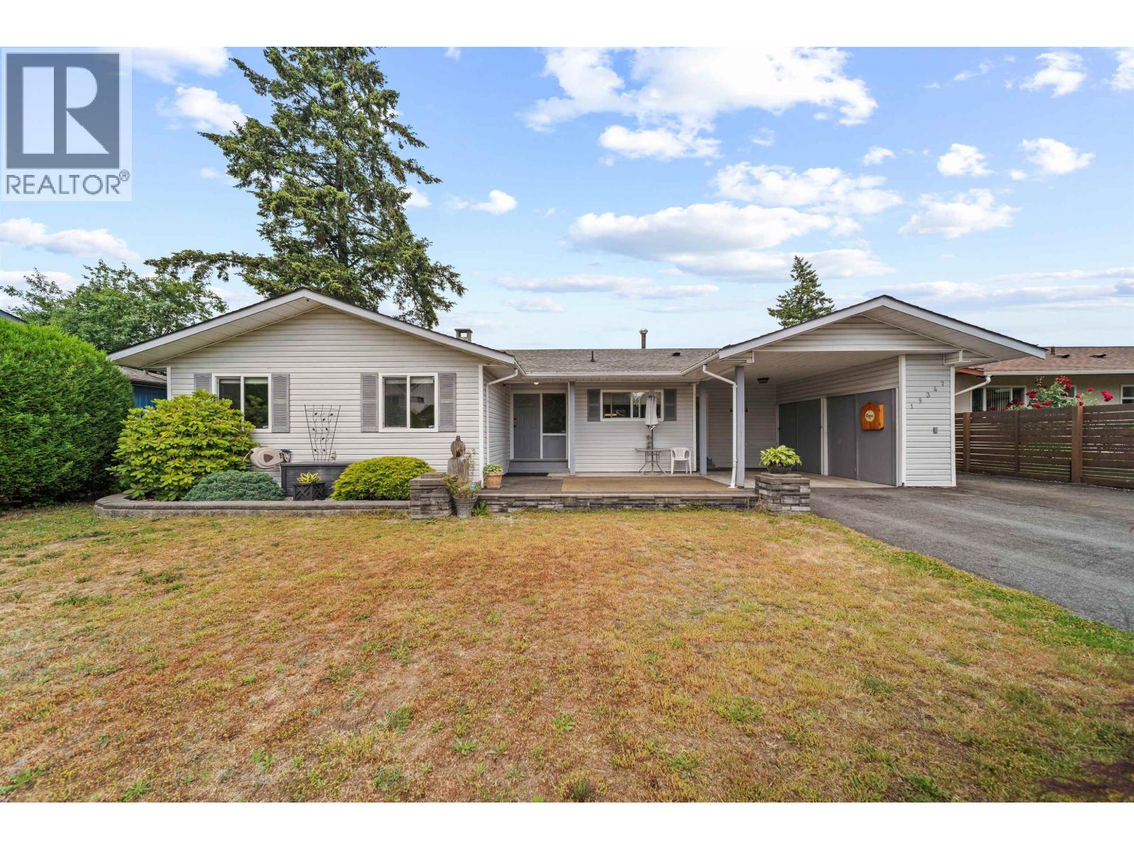 19347 117b Avenue Property Photo 2