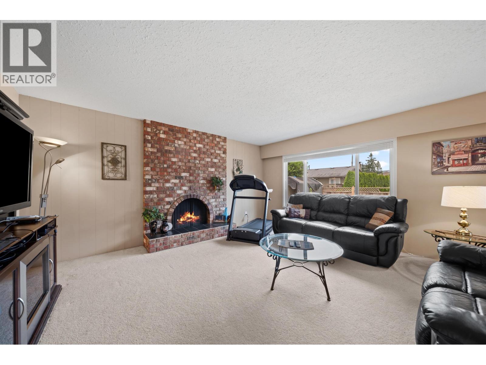 19347 117b Avenue Property Photo 5