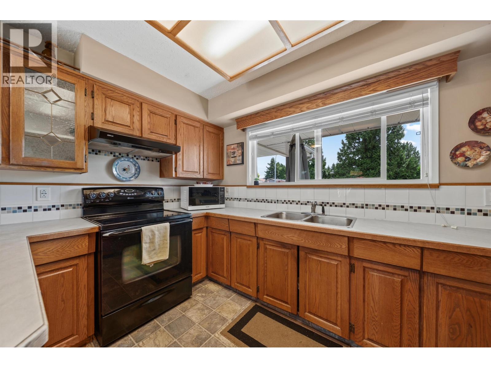 19347 117b Avenue Property Photo 13