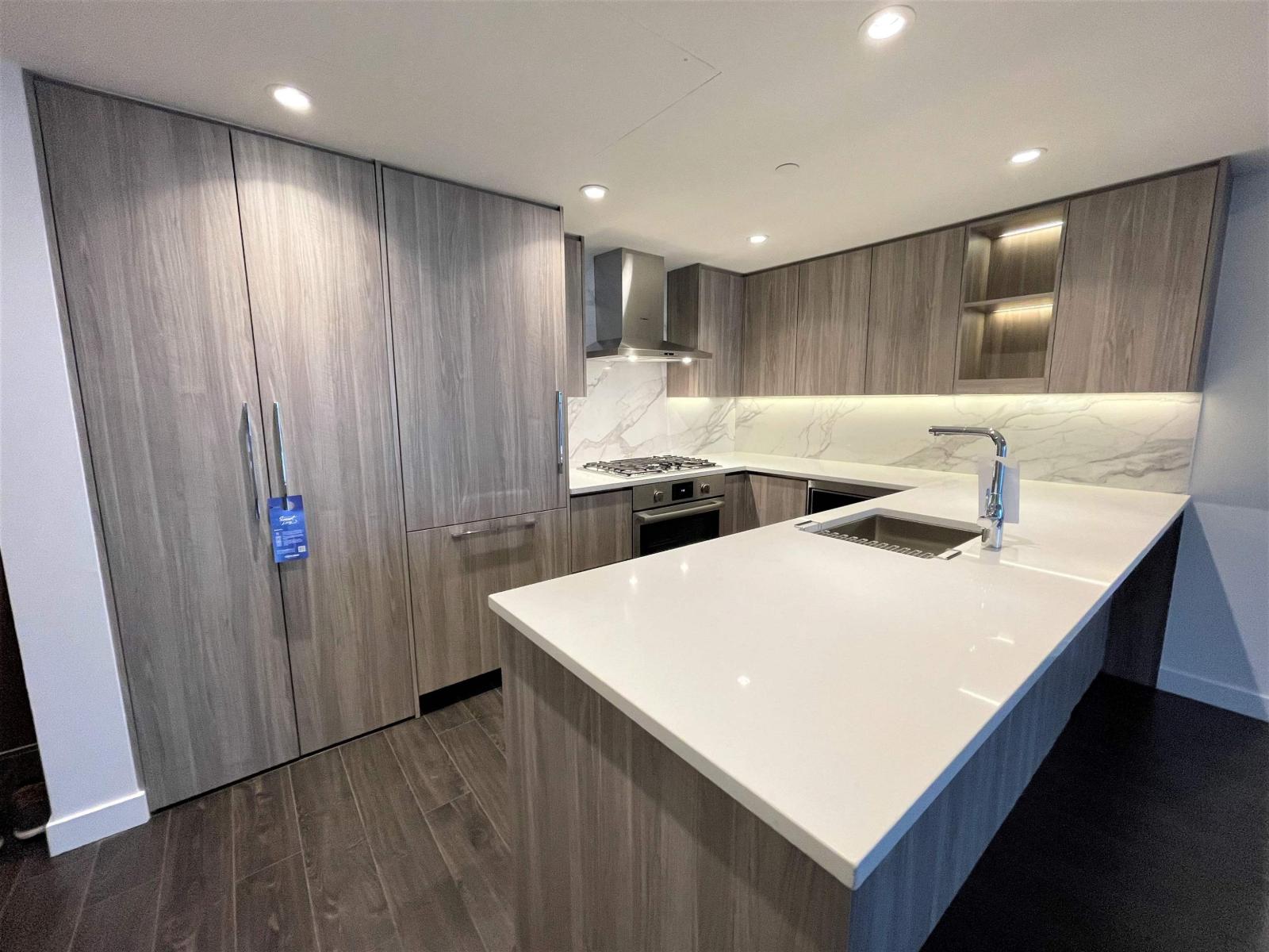 3303 9887 Whalley Boulevard Property Photo 4