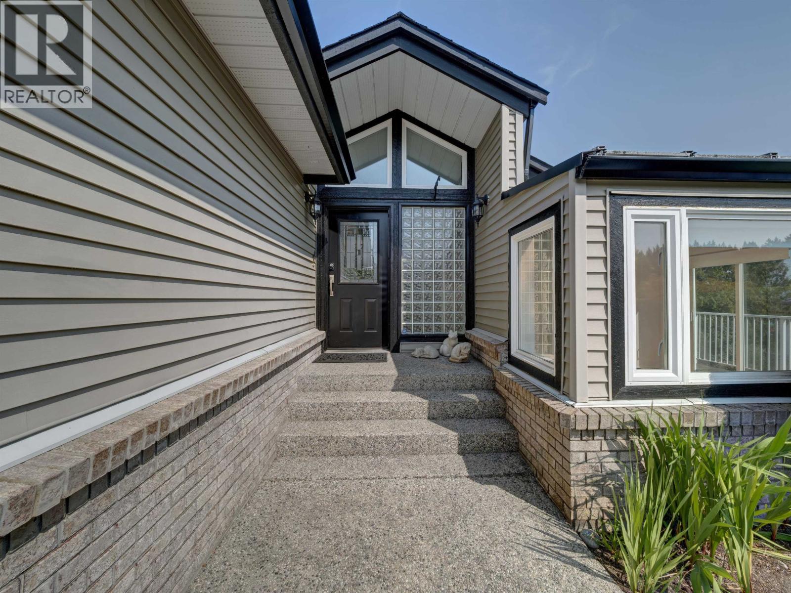 803 Oceanmount Boulevard Property Photo 4