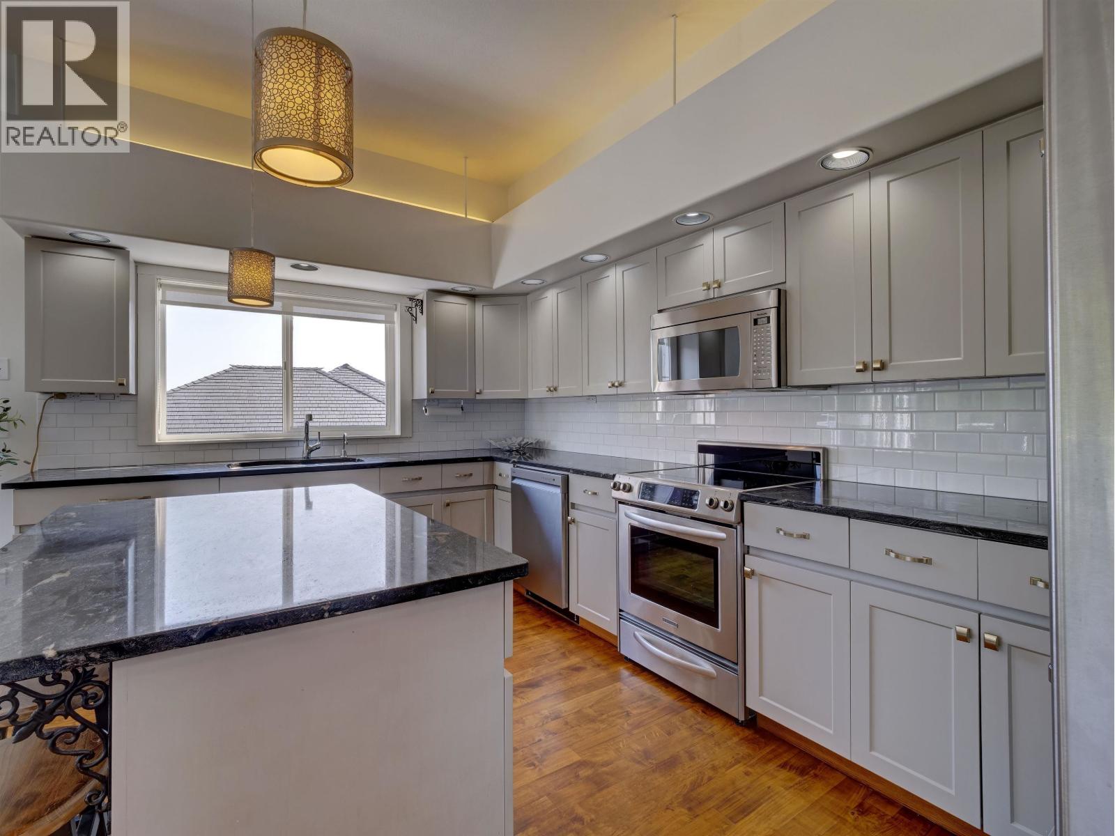 803 Oceanmount Boulevard Property Photo 11