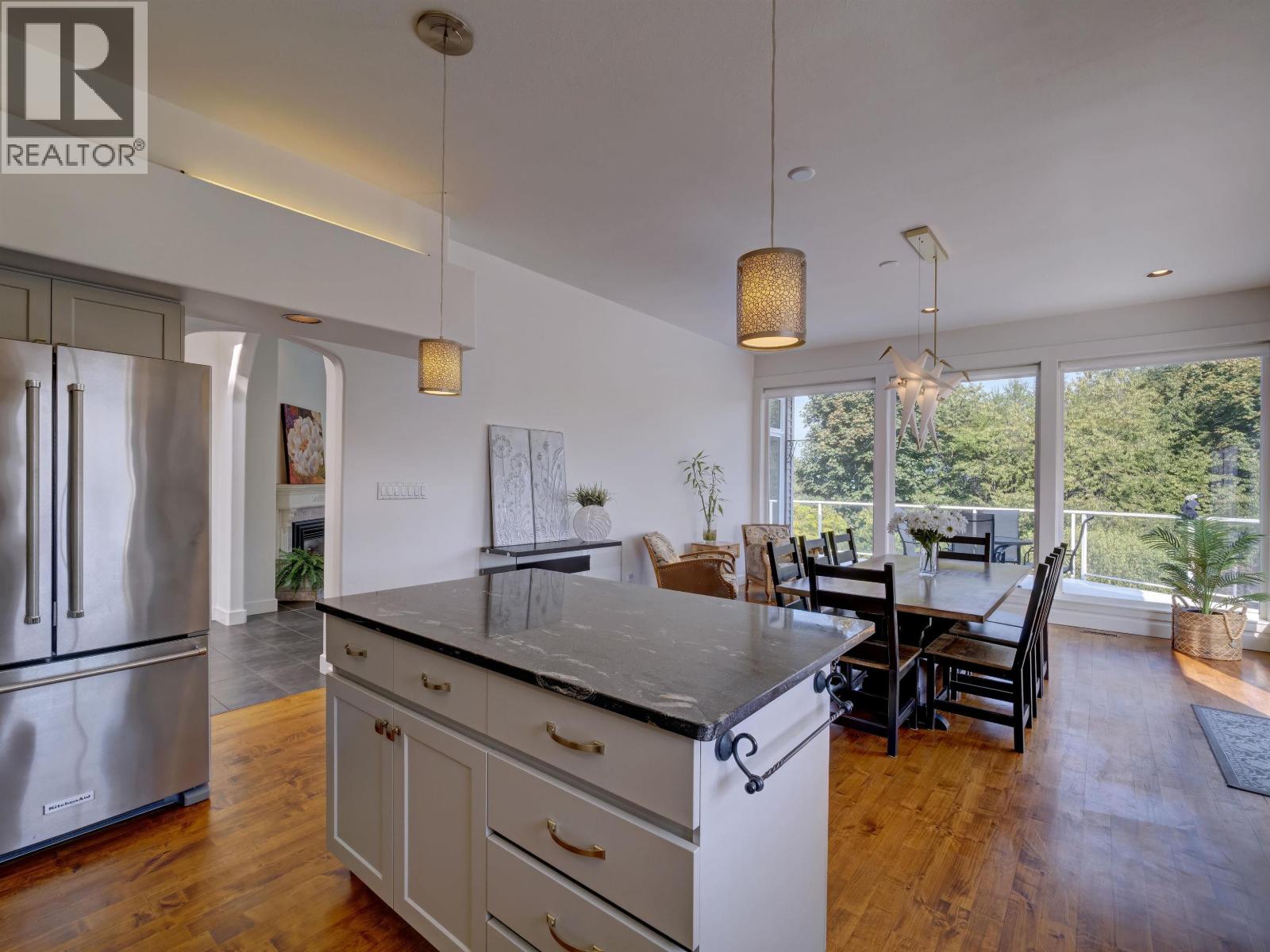 803 Oceanmount Boulevard Property Photo 13