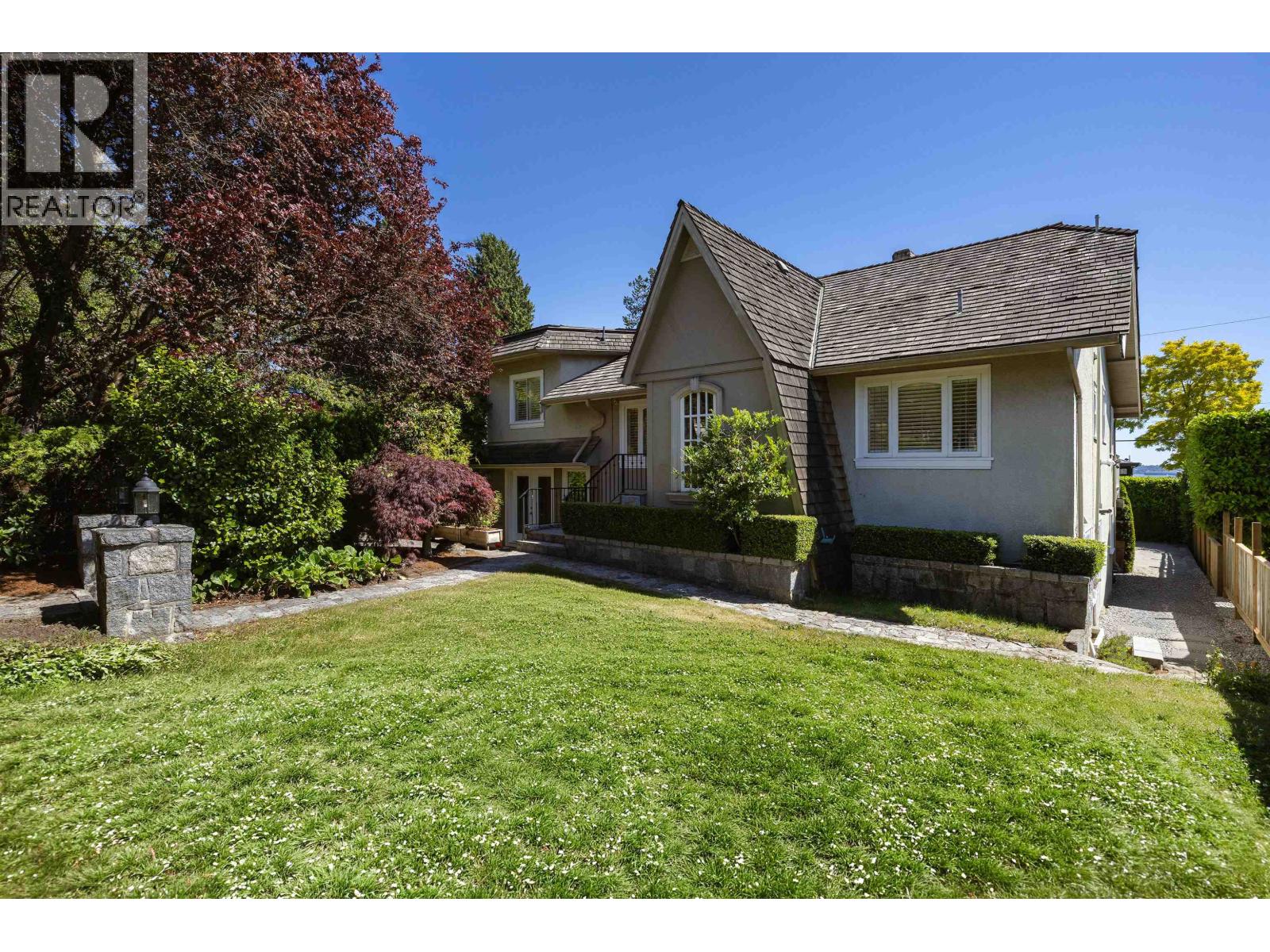 2308 INGLEWOOD AVENUE Property Photo 1
