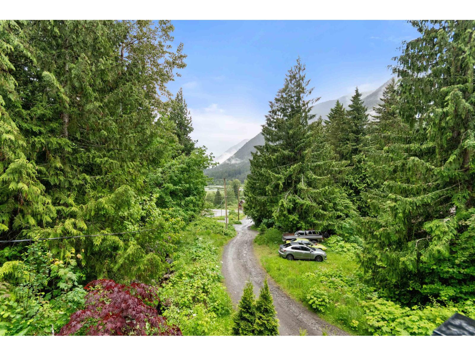 H61 Blueberry Crescent Property Photo 33