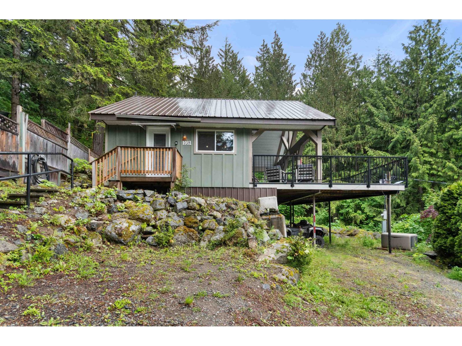 H61 Blueberry Crescent Property Photo 34