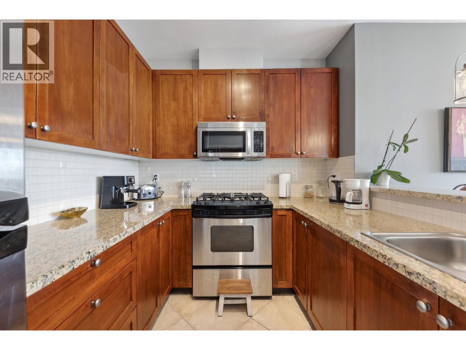 204 4600 Westwater Drive Property Photo 12