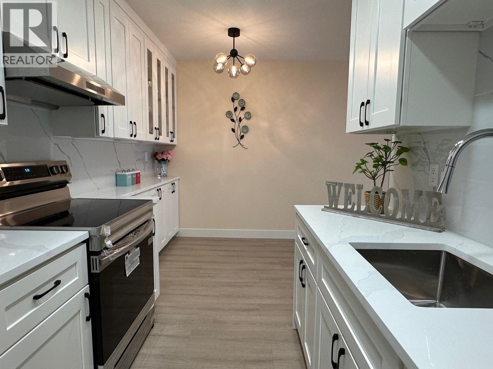 401 4941 Lougheed Highway Property Photo 4